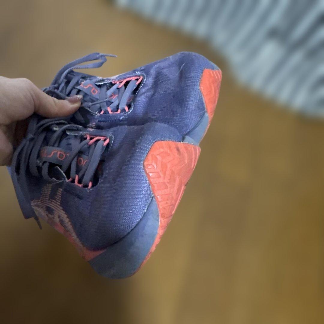 アシックス　ノヴァブラスト5　23.5センチ