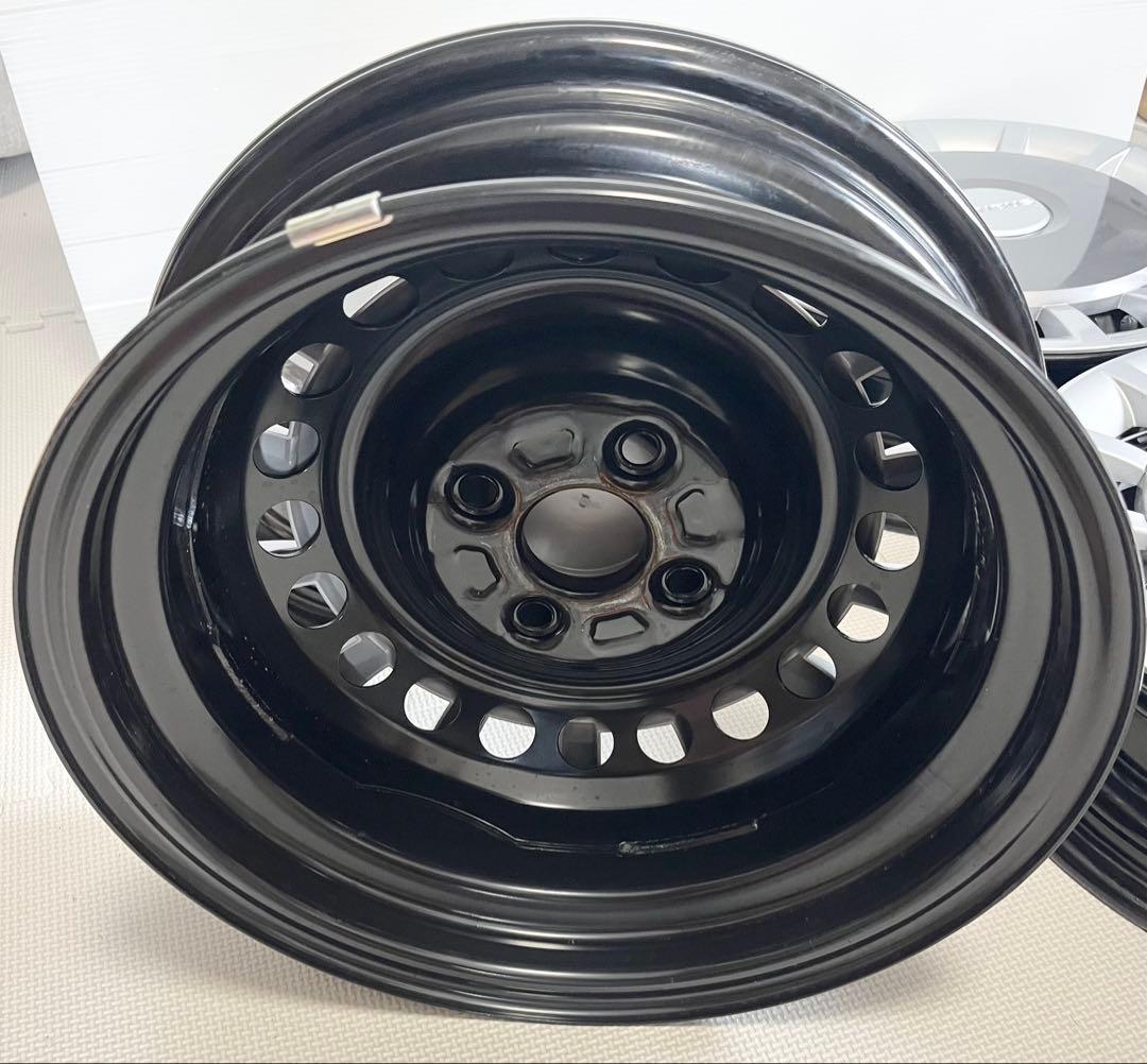 ダイハツ　ムーヴキャンバス　14インチホイール4本　ホイールキャップ、ナット付