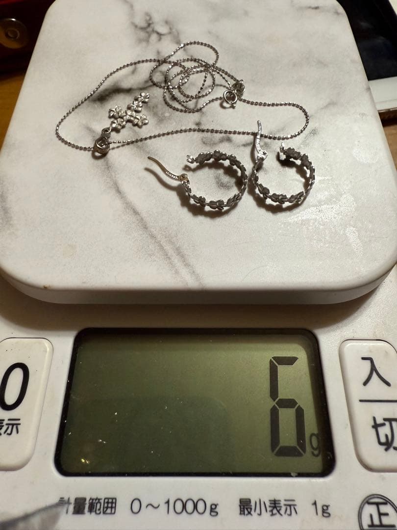 イタリア製・花柄ネックレスとピアスセット