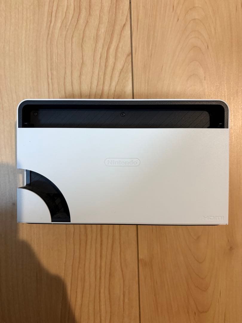 Nintendo Switch 有機ELモデル 美品　ケース・フィルム付き