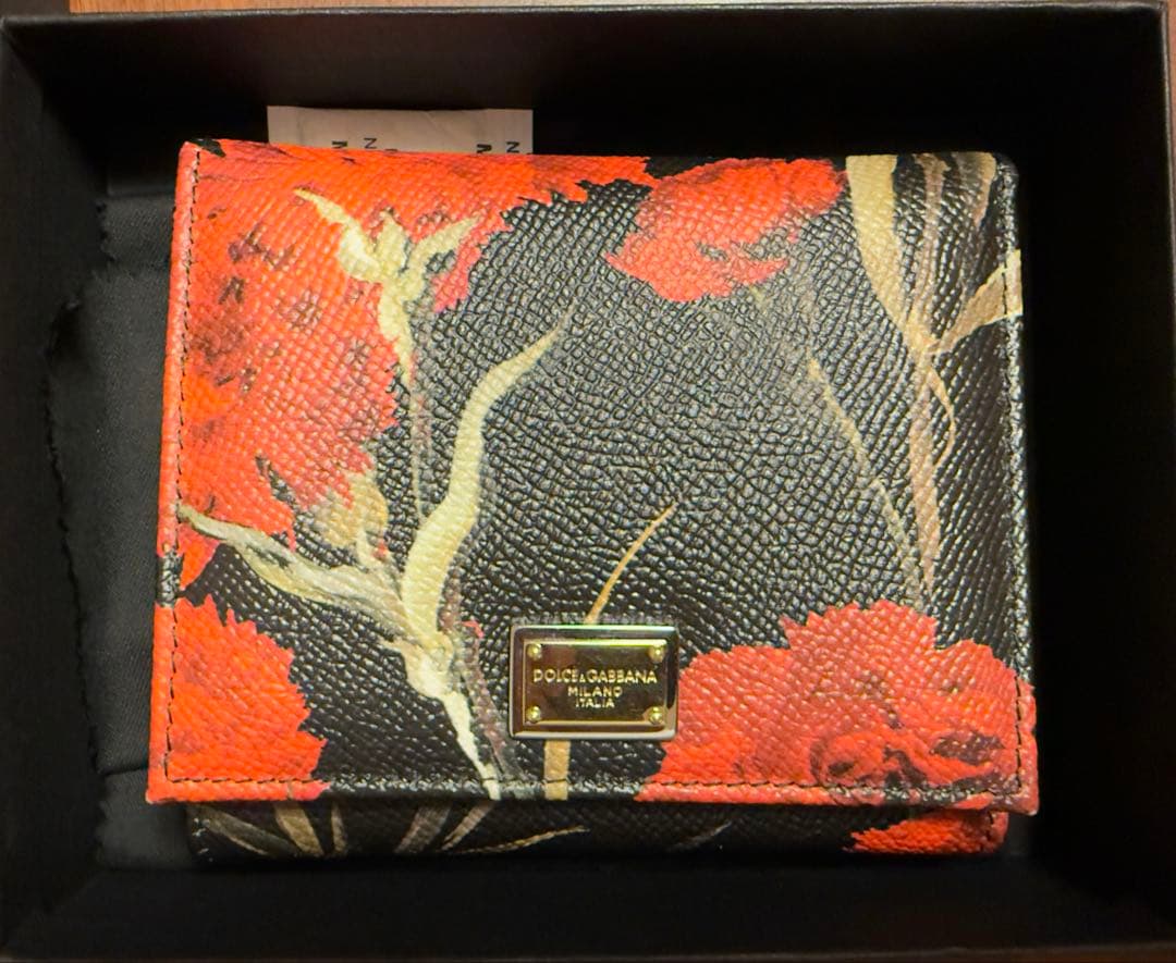 DOLCE & GABBANA 財布　型番 (ART.): BI0088