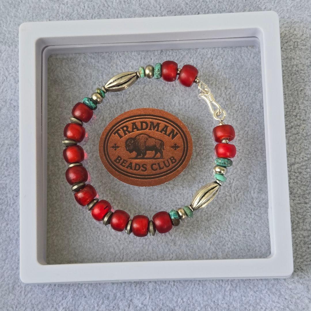 岡田譲二様お取り置き　ホワイトハーツブレスレット　ハンドメイド