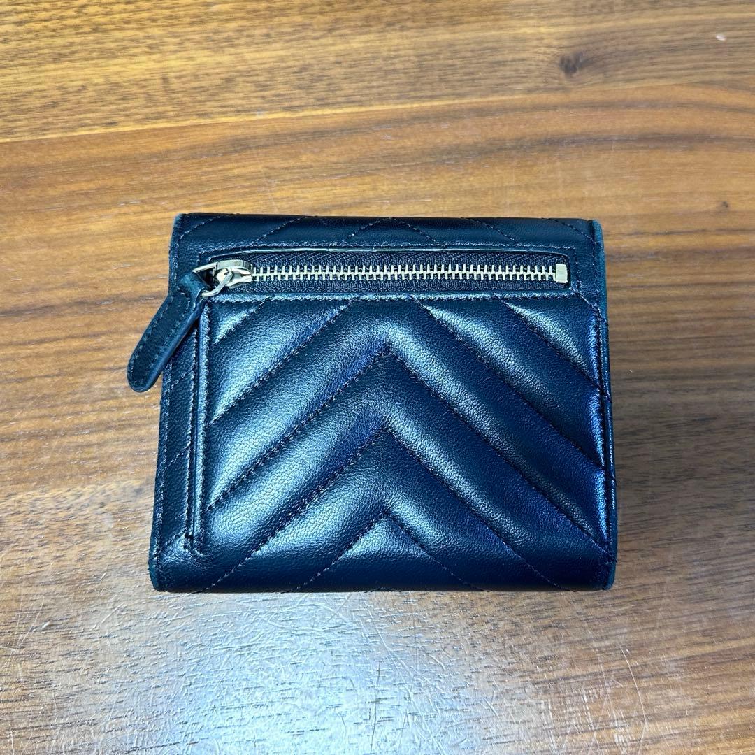 CHANEL ブラック キルティング 三つ折り財布