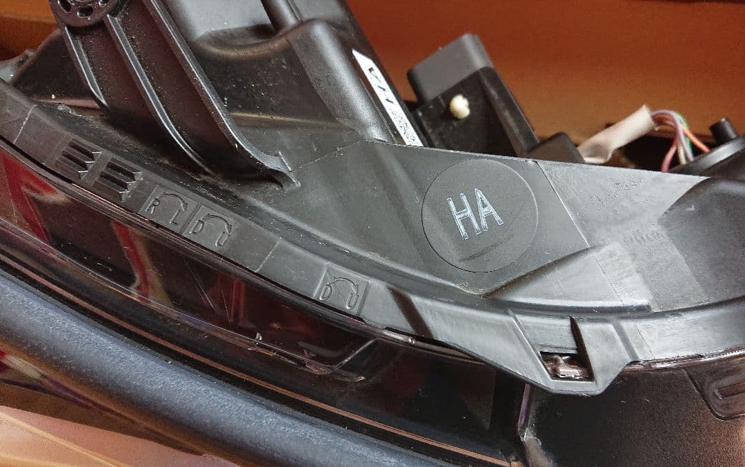 スバル クロストレック GUE 右ヘッドライト