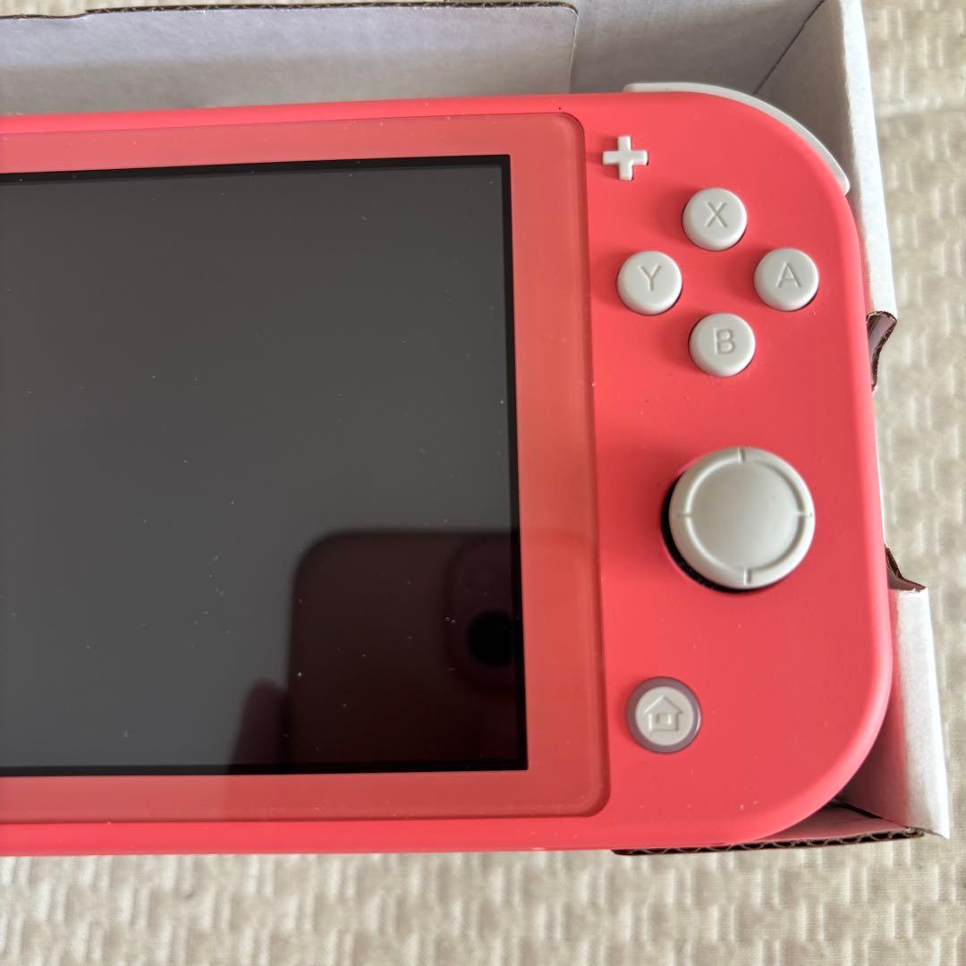 NintendoSwitchLiteピンク本体　ハードカバー・SDカード付属