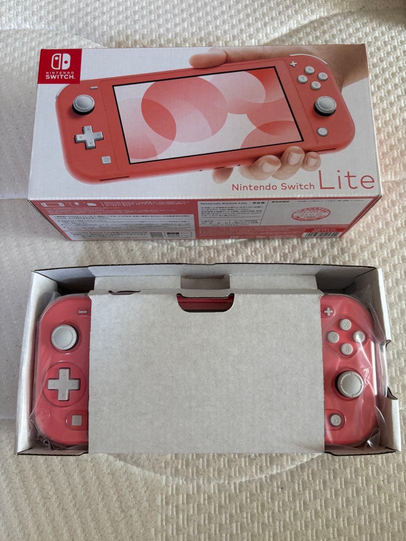 NintendoSwitchLiteピンク本体　ハードカバー・SDカード付属