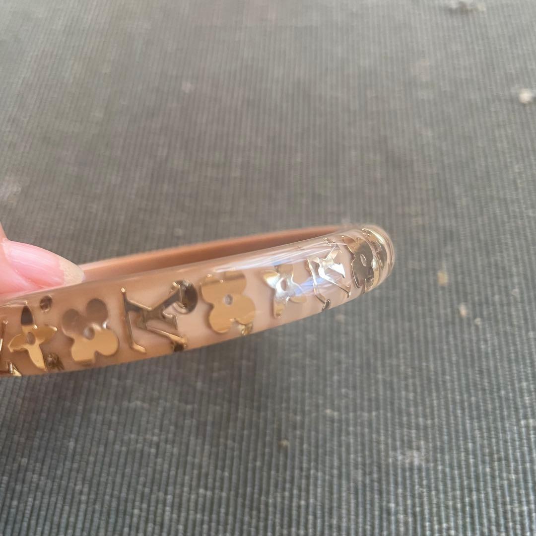 ルイヴィトン ベージュ バングル