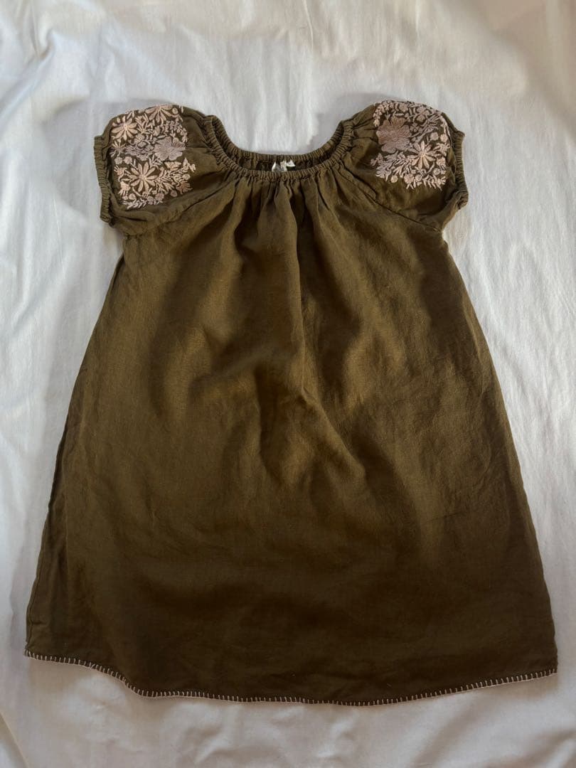 Apolina アポリナ　刺繍入りワンピース 120.130 7-9Y