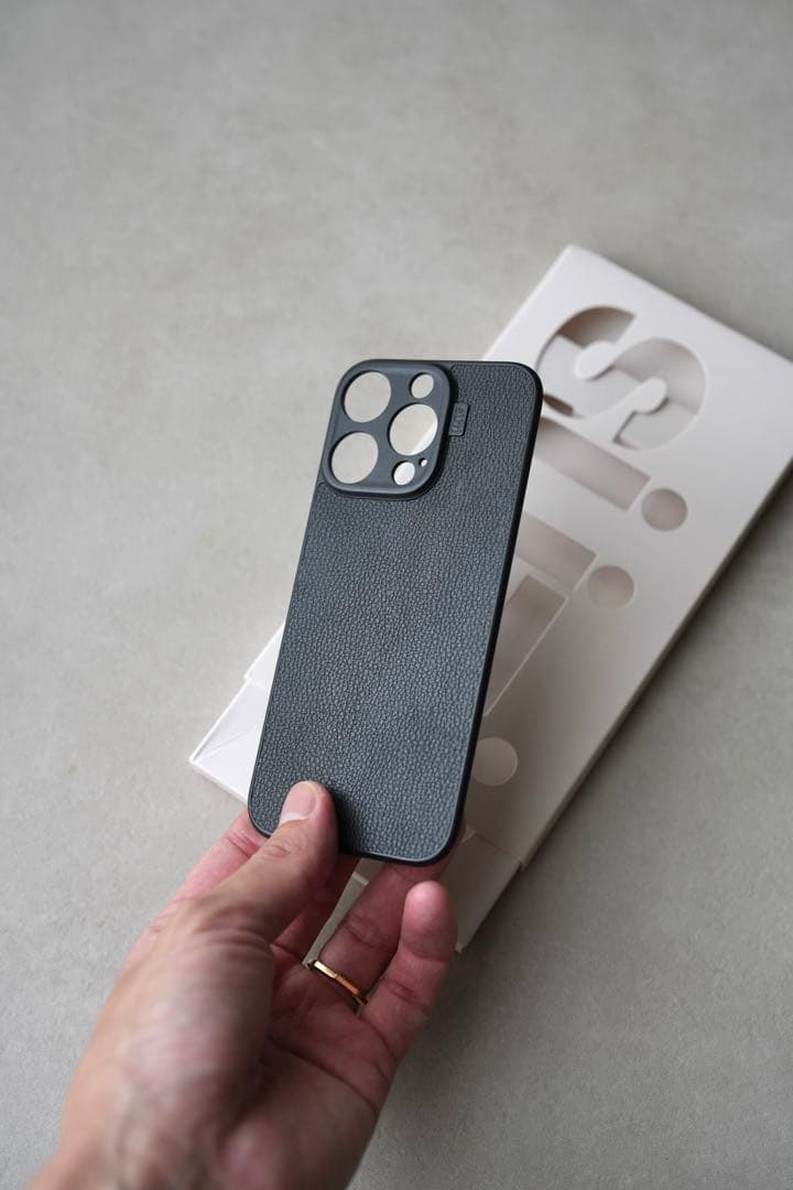 suti iphone16pro 背面カバー