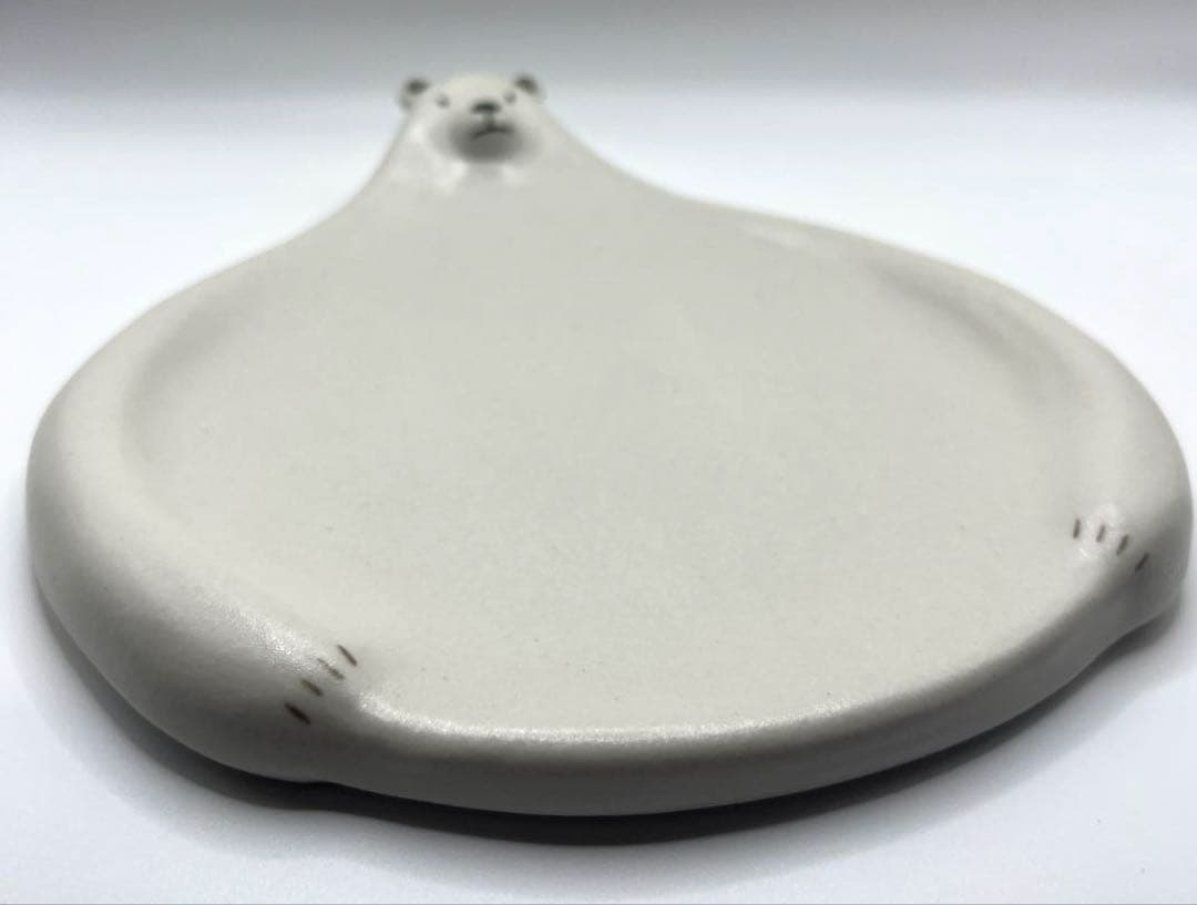 小堤晶子さん　クマのプレート