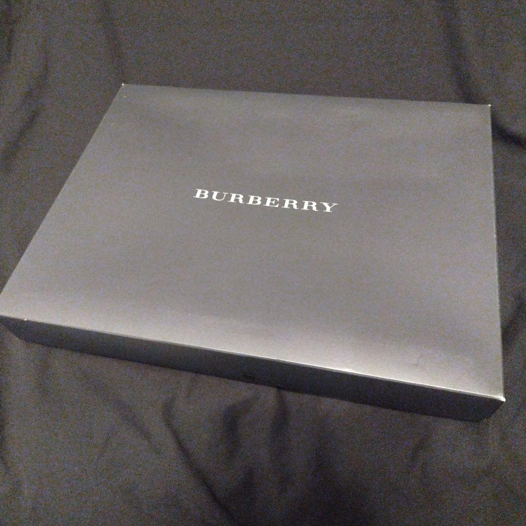 【新品未使用】BURBERRY 羽毛ひざ掛け