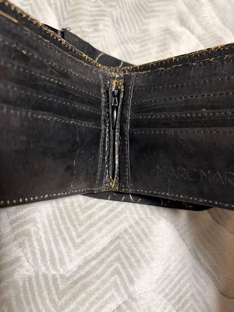 MARC MARMELクラック加工 二つ折り財布 黒