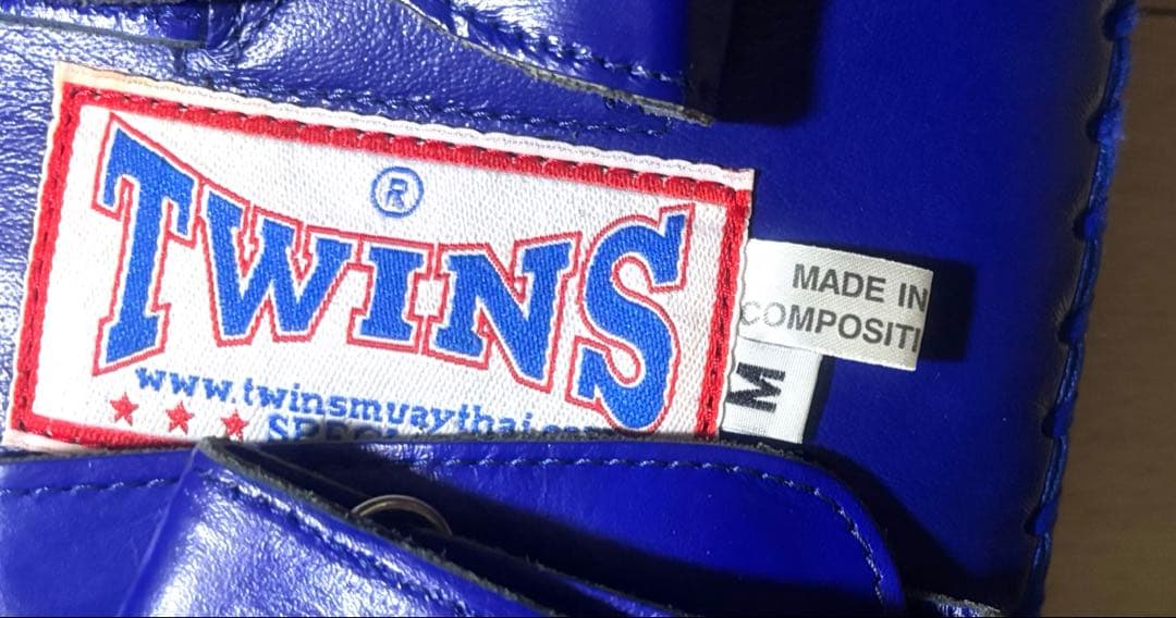 TWINS キックミット 青/赤 M