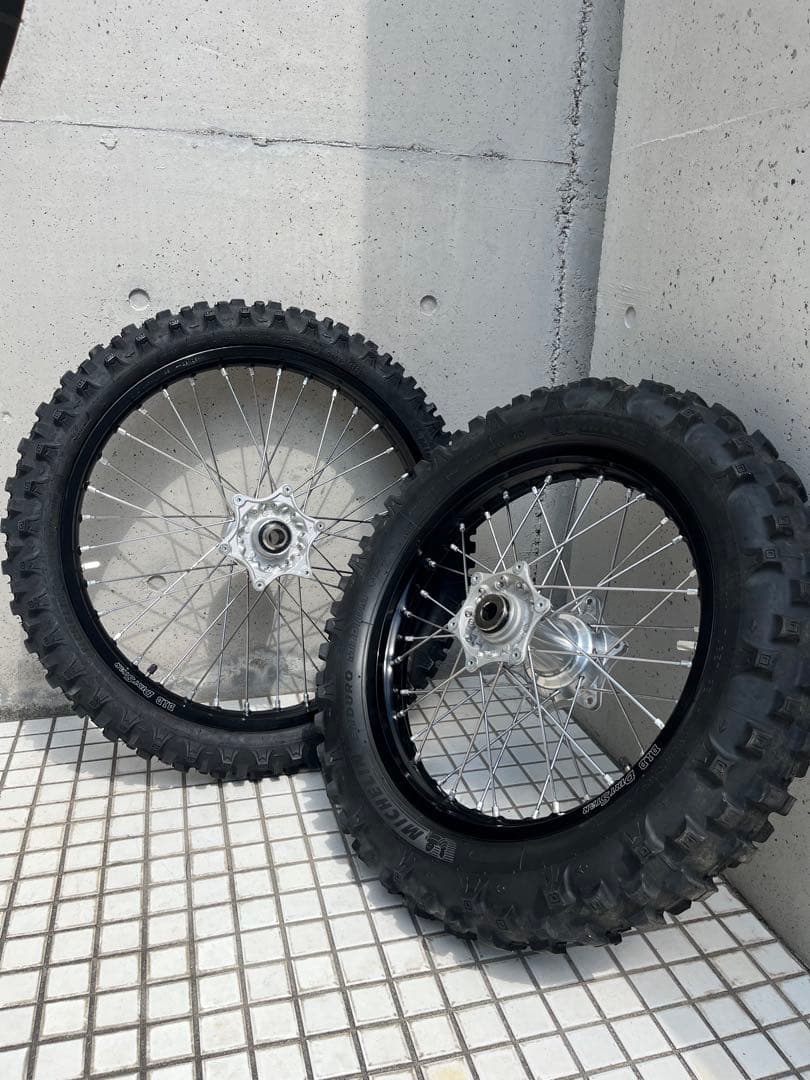 美品！KTM/ハスクバーナ/GASGASエンデューロモデル前後ホイールセット