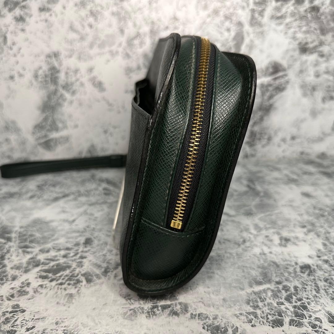 ✨LOUIS VUITTON✨　ルイヴィトン　セカンドバッグ　タイガ　ポーチ