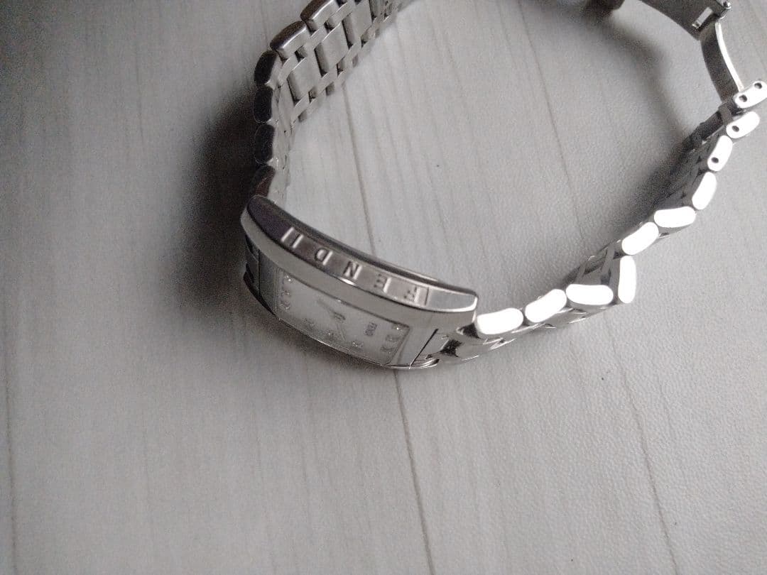 アヤ　【可動】FENDI フェンディ　12Pダイヤ　7000　　電池交換済