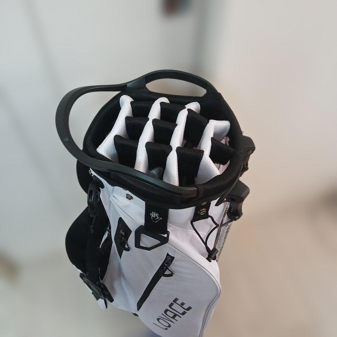 LOVACEスタンドキャディーバッグ新品（12月23日以降発送になります）