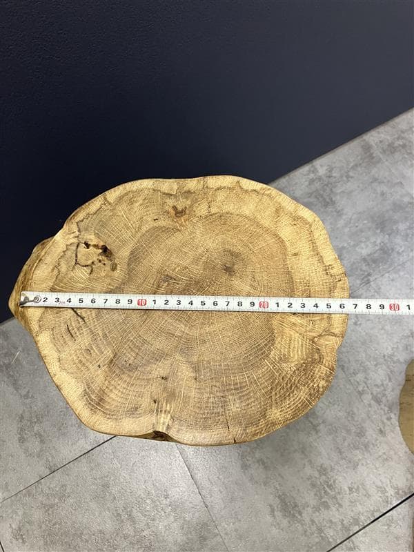 【未来工房】デザインのある一点物　国産コナラ　アイアンスツール　アイアンレッグA