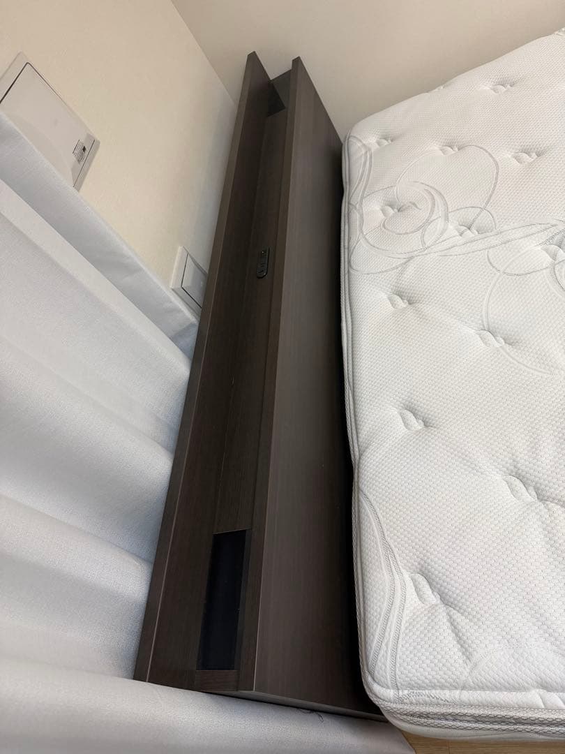 シモンズ　マットレス　ベッドフレーム　セット　クイーン