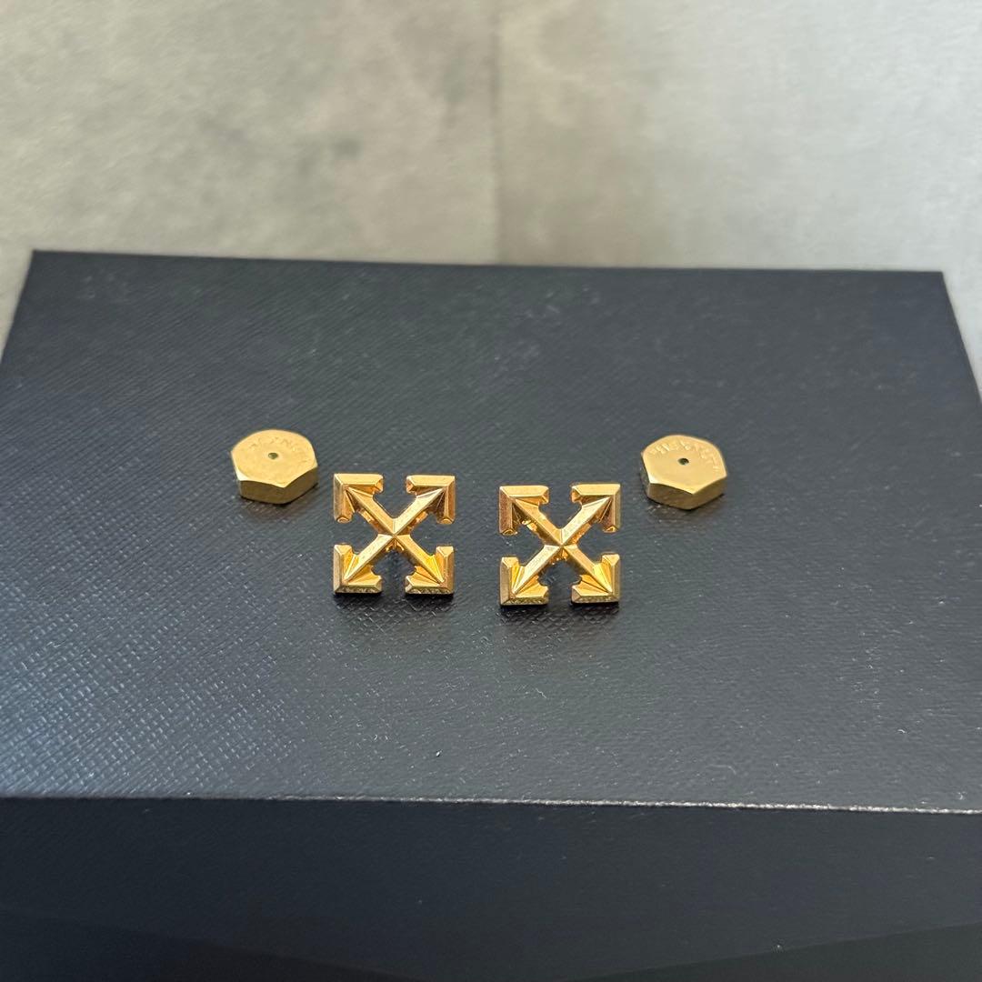 オフホワイト アロー ピアス ゴールド ペア