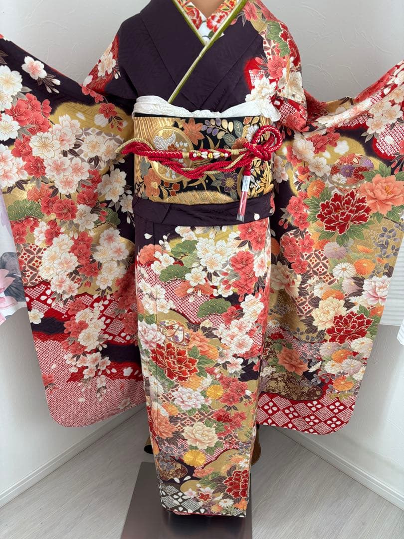 未使用品　タグ付き　正絹振袖フルセット　豪華金彩　駒刺繍　王道古典柄　成人式に！