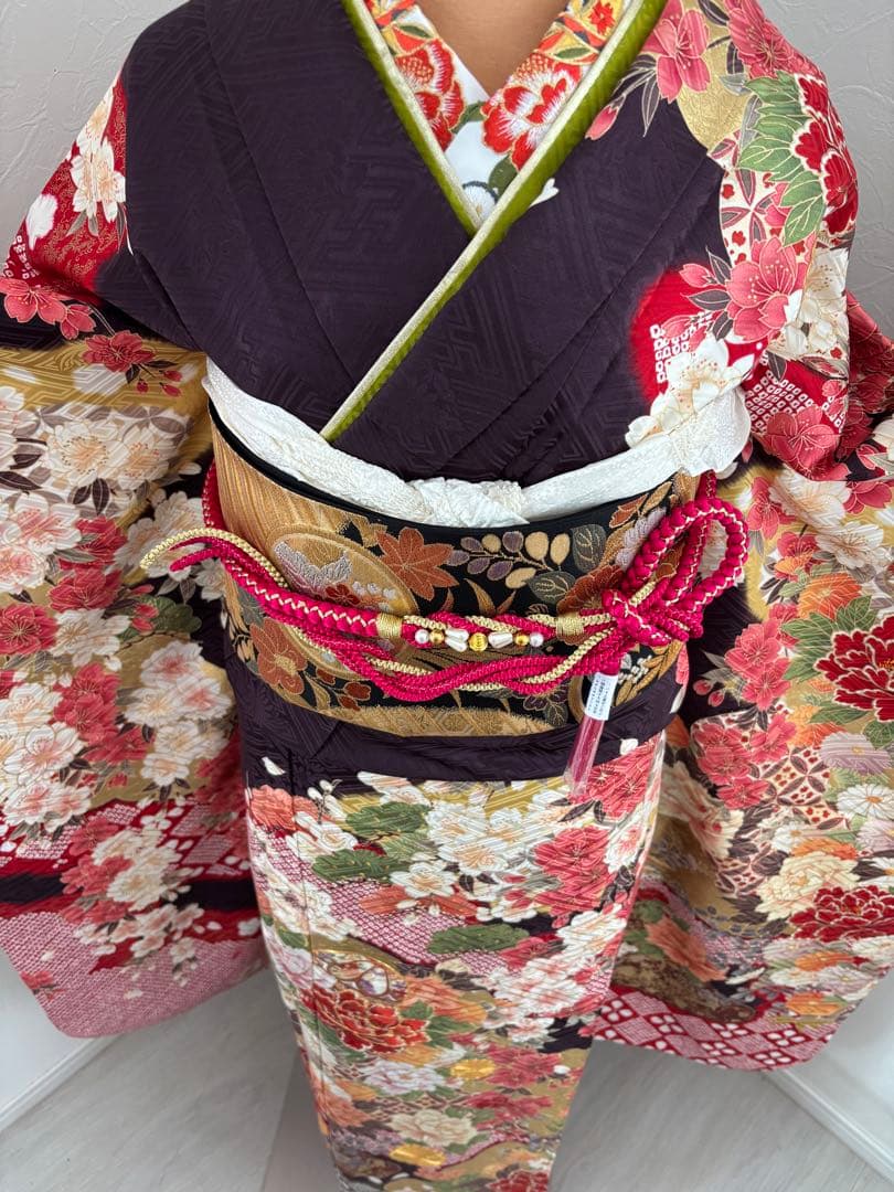 未使用品　タグ付き　正絹振袖フルセット　豪華金彩　駒刺繍　王道古典柄　成人式に！