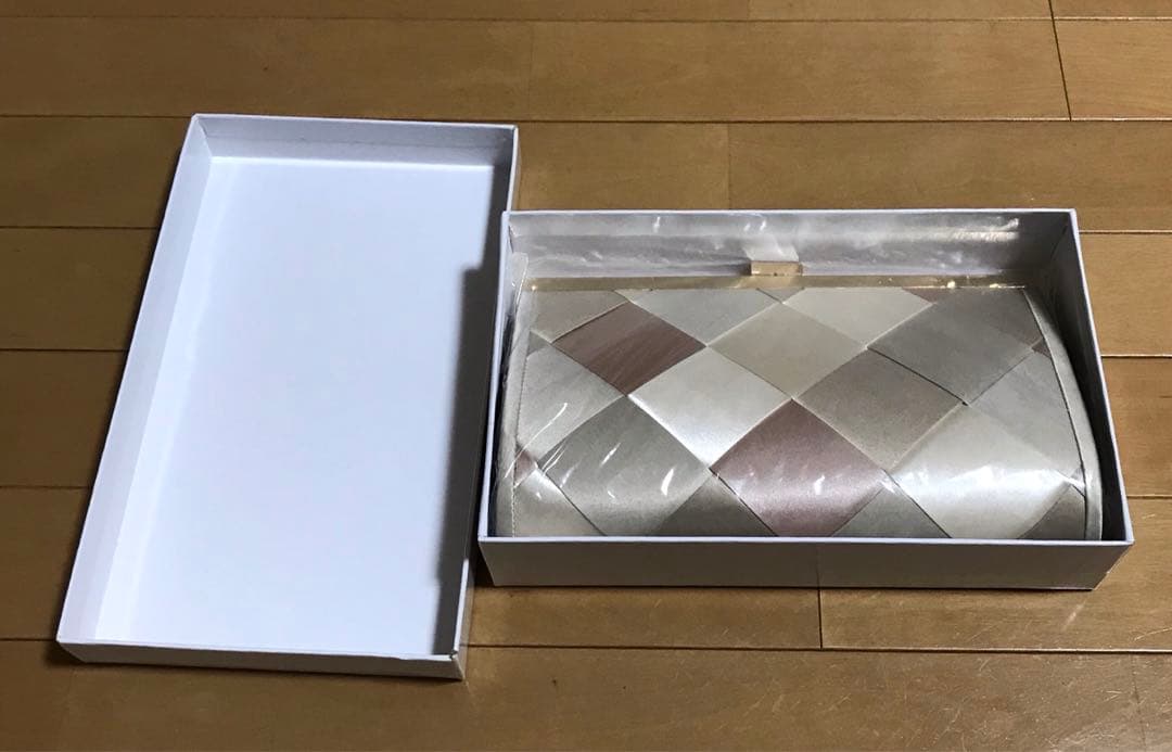 【美品】AIMER エメ　格子柄　クラッチバッグ　パーティーバッグ