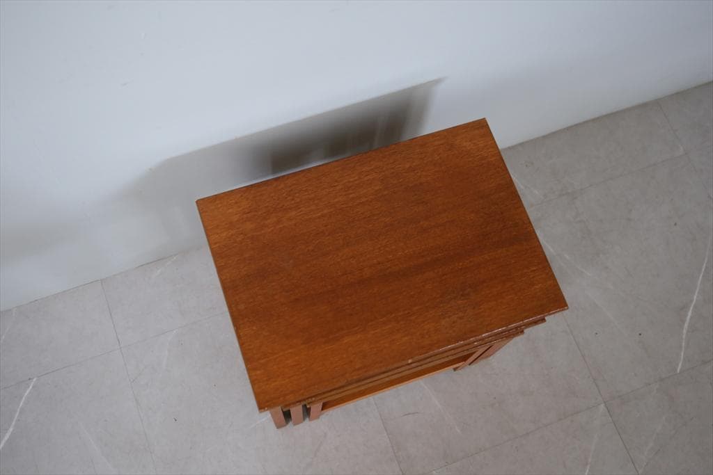 英国アンティーク木製ネストテーブル3台/収納式机/飾り棚/花台(91-77)