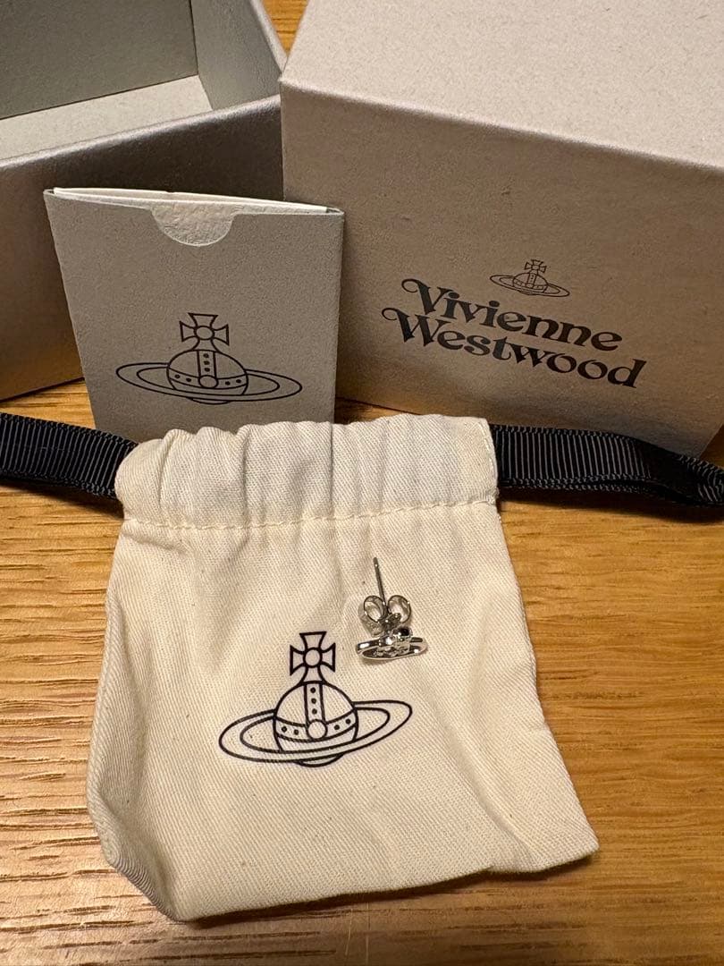 VIVIENNE WESTWOOD シングルピアス ヴィヴィアン