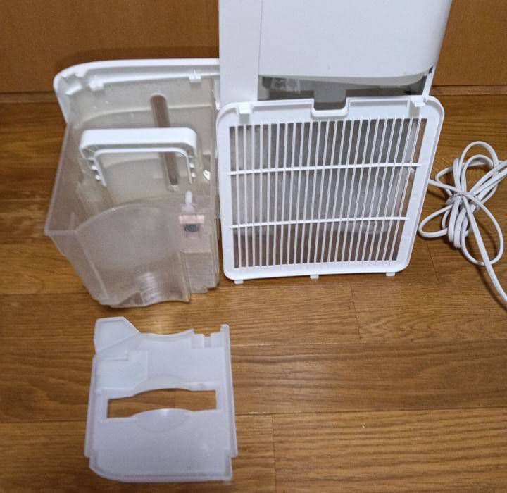 シャープ【美品】衣類乾燥除湿機。