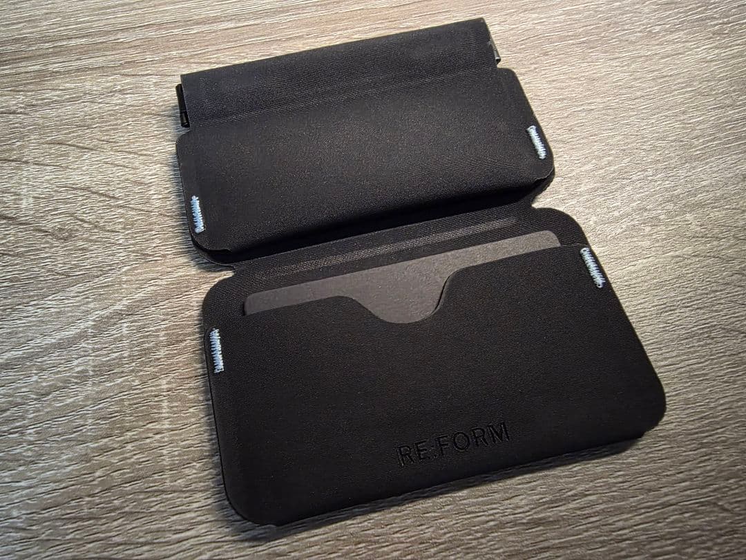 RE:FORM® RE:01 スリーブ　財布