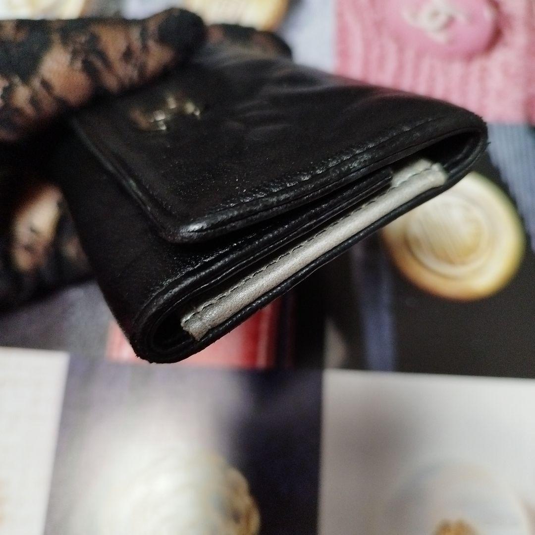 CHANEL ブラック レザー キーケース　斜めがけ