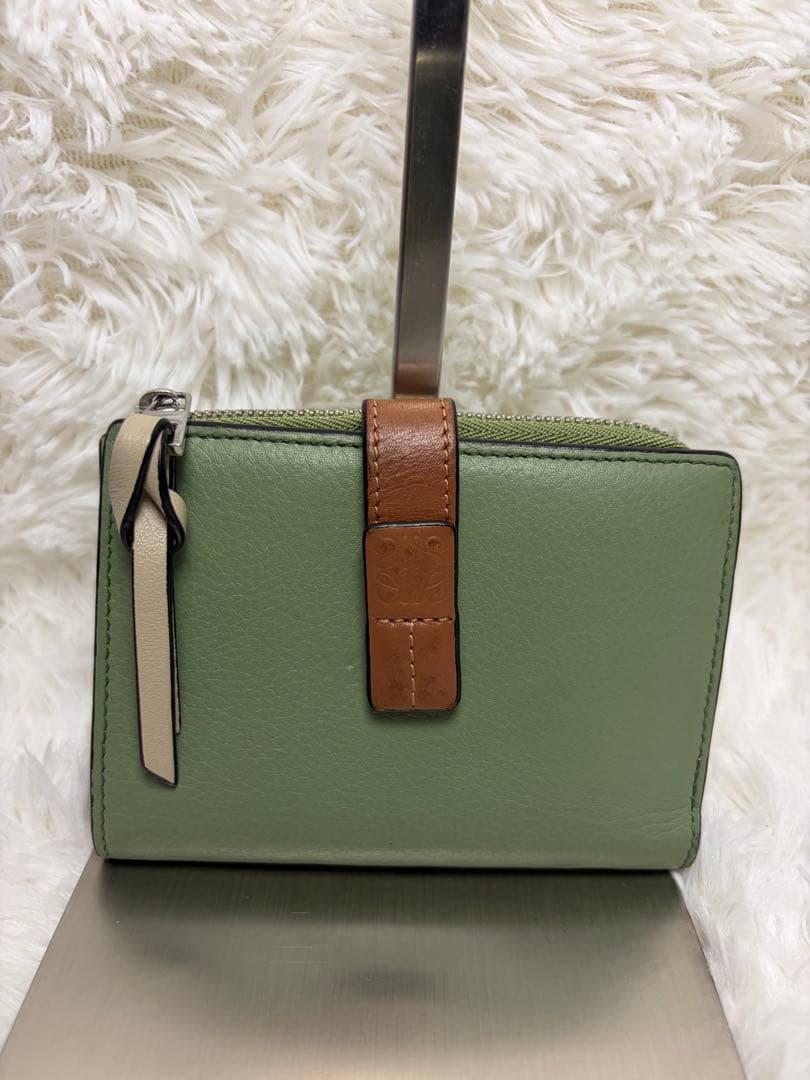 ✨美品✨ ロエベ　折り財布　コンパクトジップウォレット　アナグラム　グリーン
