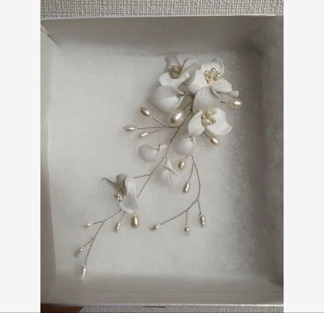 【美品】STELLA BRIDAL ホワイトフラワーと淡水パールのヘッドドレス