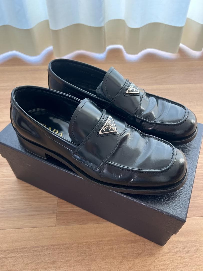 PRADA ブラックレザー ローファー 8.5