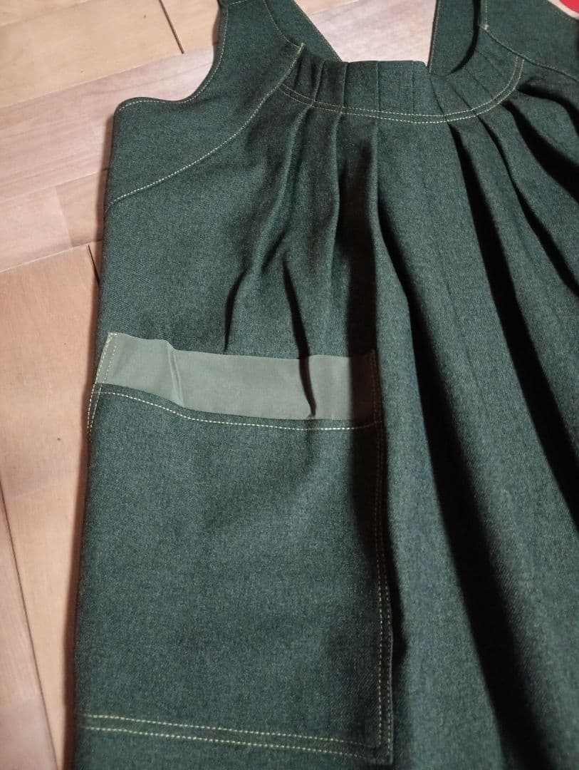 アルベロベロ　新品未使用　　　　　　グリーン ビーズ刺繍 エプロンドレス