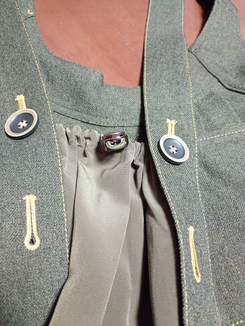 アルベロベロ　新品未使用　　　　　　グリーン ビーズ刺繍 エプロンドレス