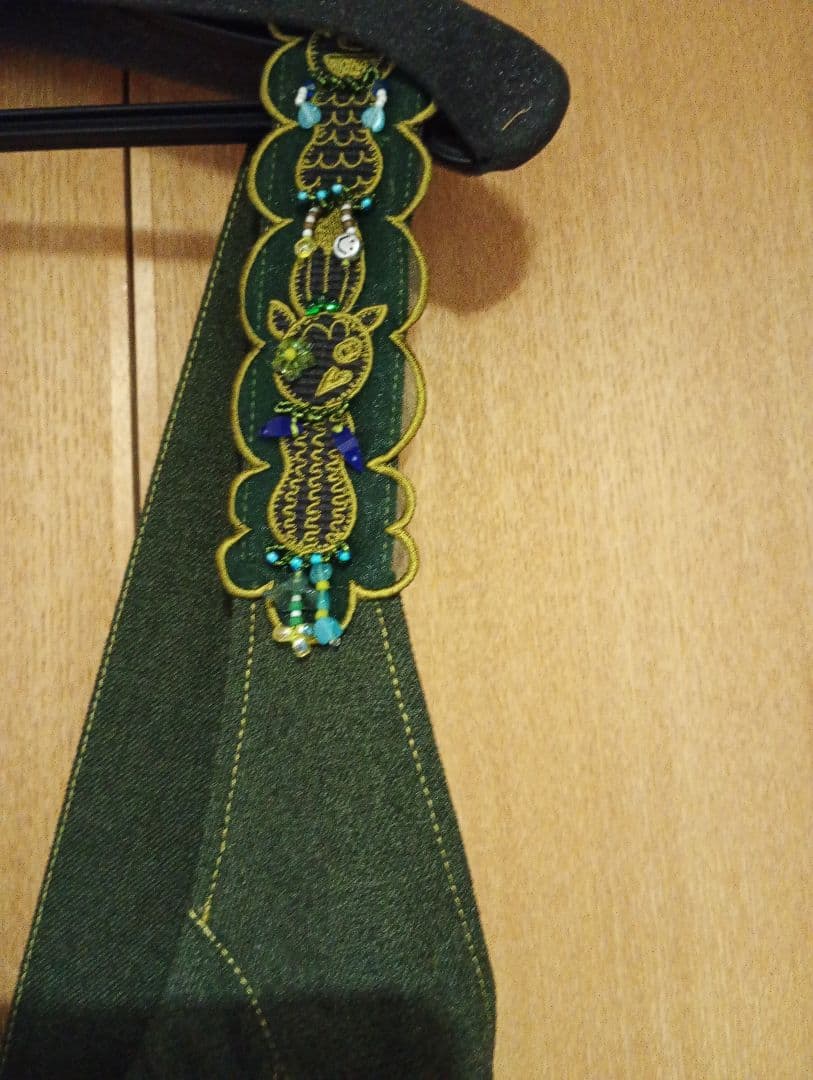 アルベロベロ　新品未使用　　　　　　グリーン ビーズ刺繍 エプロンドレス