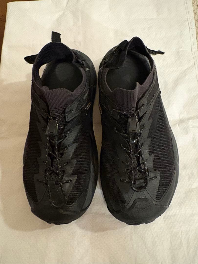 HOKA ブラック スポーツサンダル