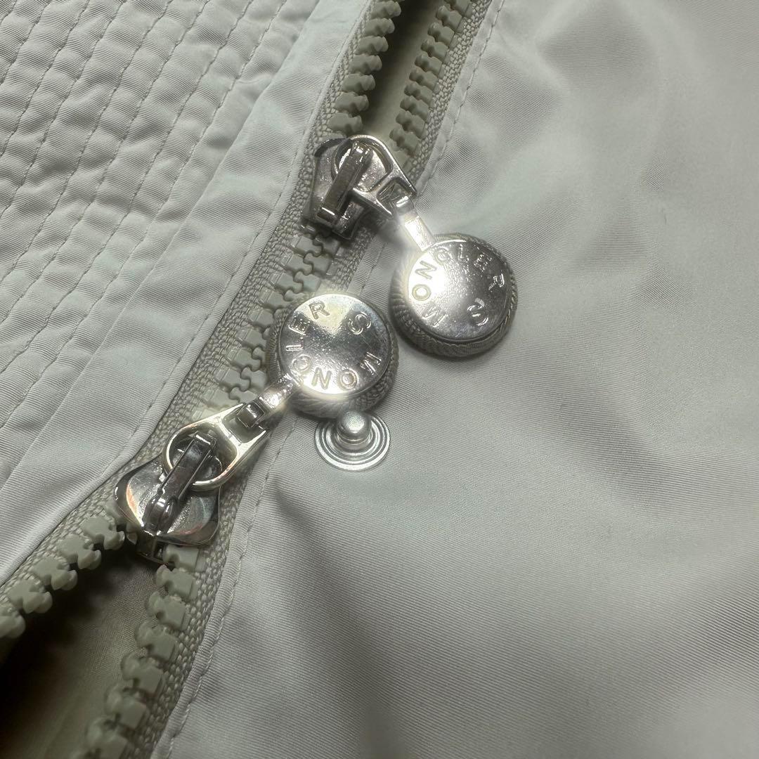 モンクレール×サカイ　2way ナイロンコート　フード　ライトグレー