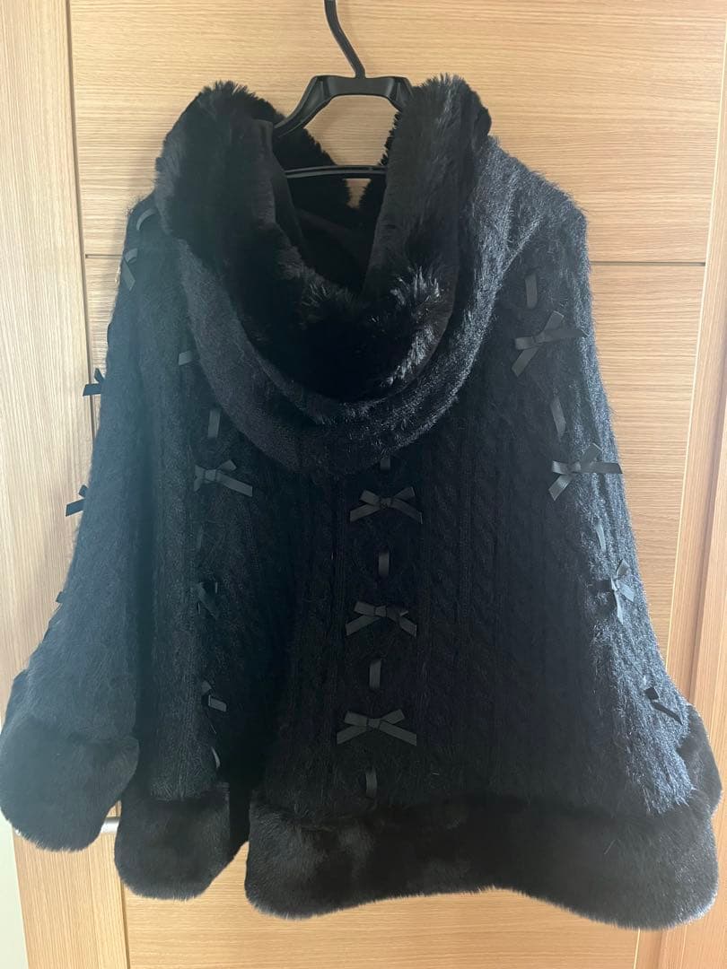 ♡LIZLISA♡ ポンポンリボンニットファーポンチョ（訳あり）