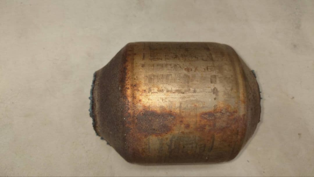 トヨタ ハイエース 触媒 1KD X56 ディーゼル 中古