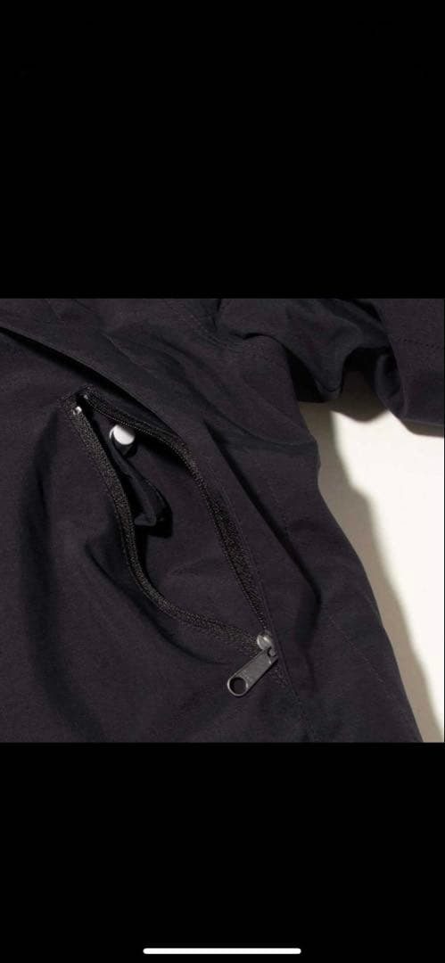 ザノースフェイス　子供用アウター　黒