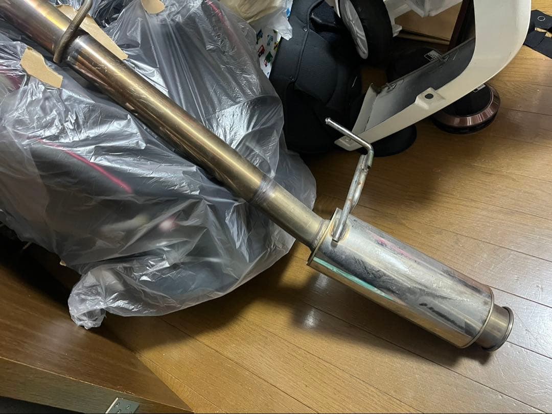 ノートニスモ HKS マフラー