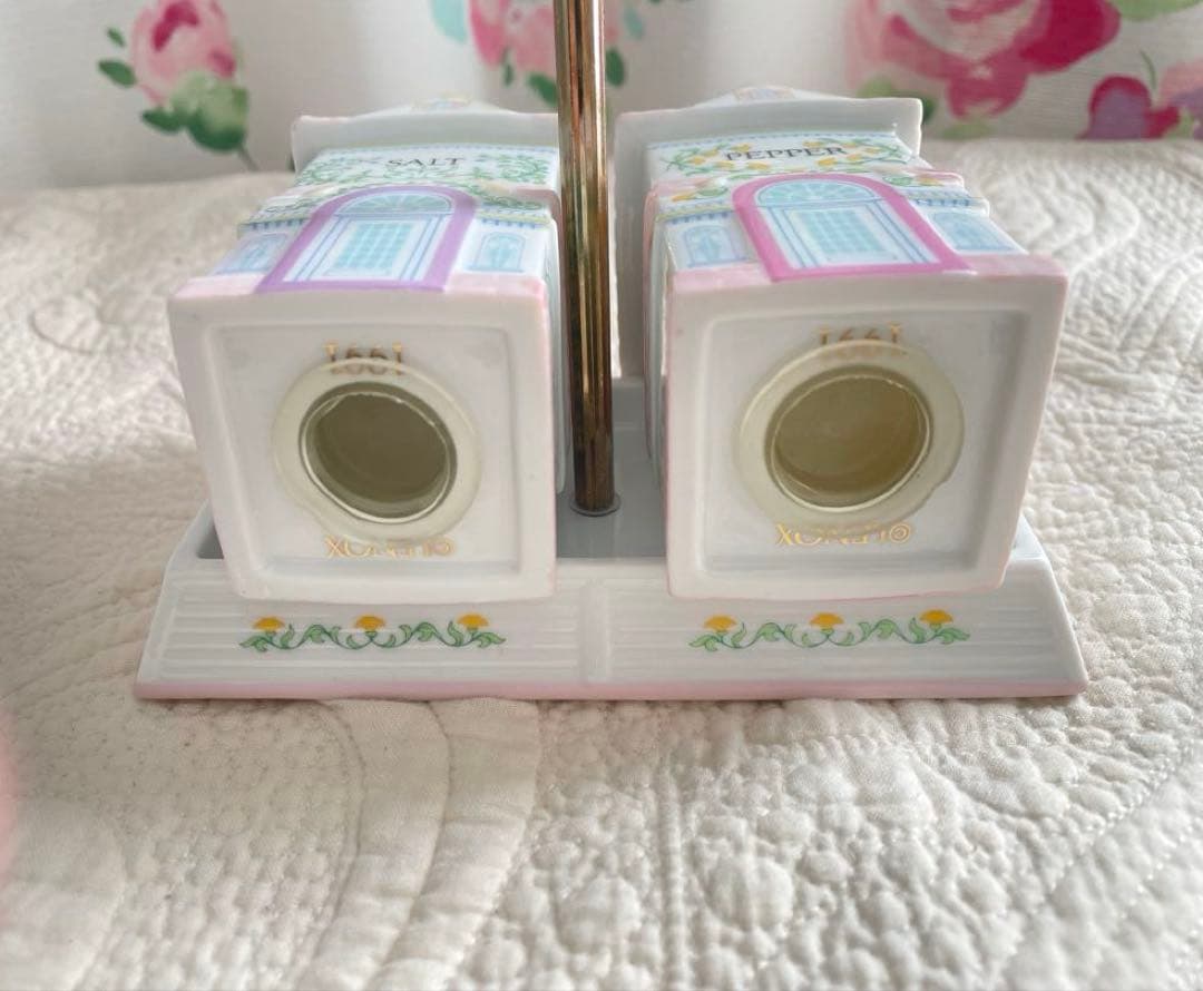 【新品】調味料入れ　レノックス　箱あり　ビレッジソルトペッパーセット