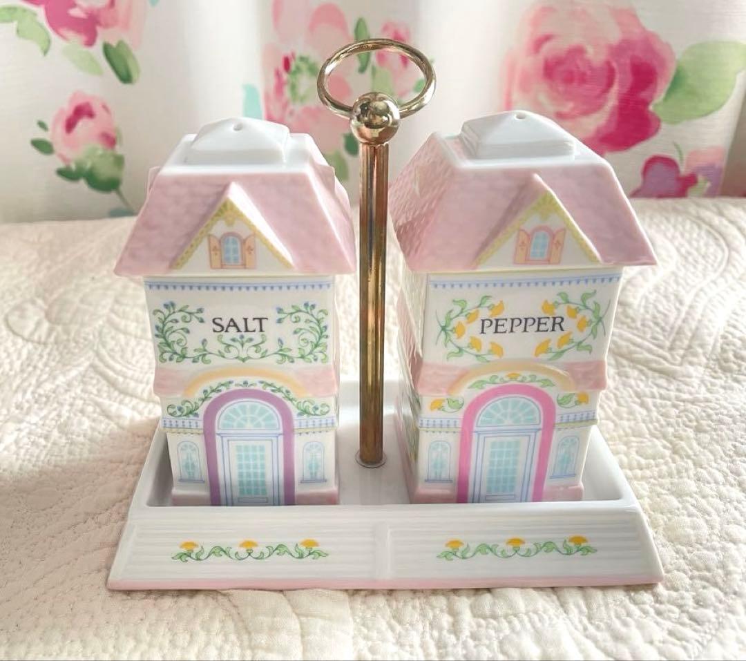 【新品】調味料入れ　レノックス　箱あり　ビレッジソルトペッパーセット