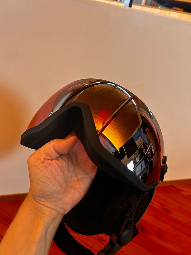 【極美品】SALOMON キッズヘルメット　Sサイズ49-53cm バイザー付き