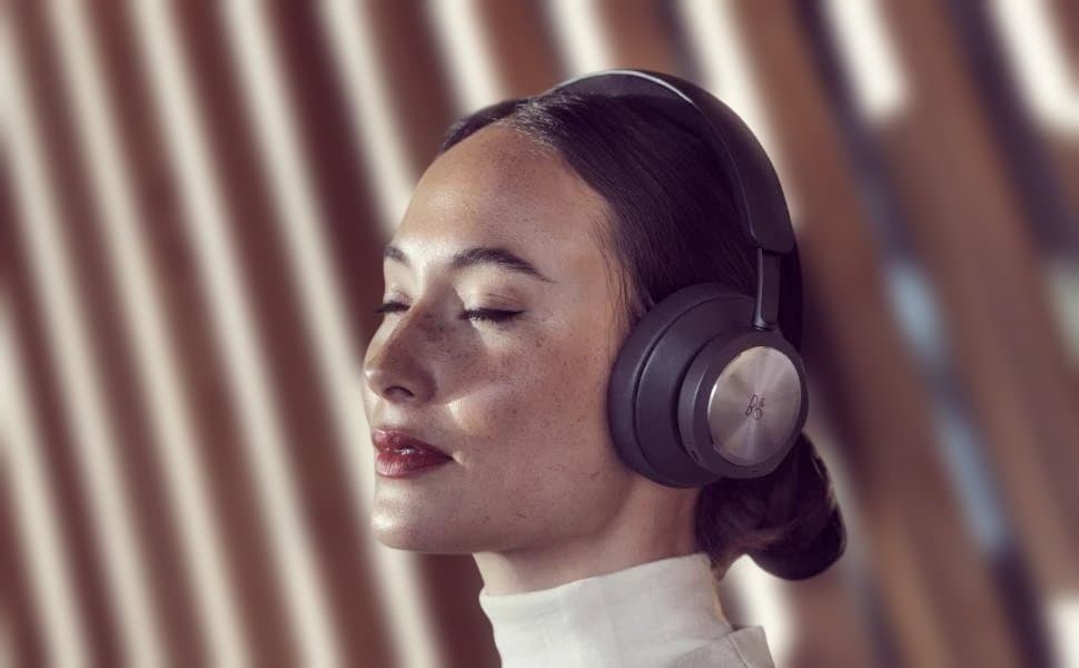 Bang & Olufsen Beoplay Portal　ワイヤレスヘッドホン