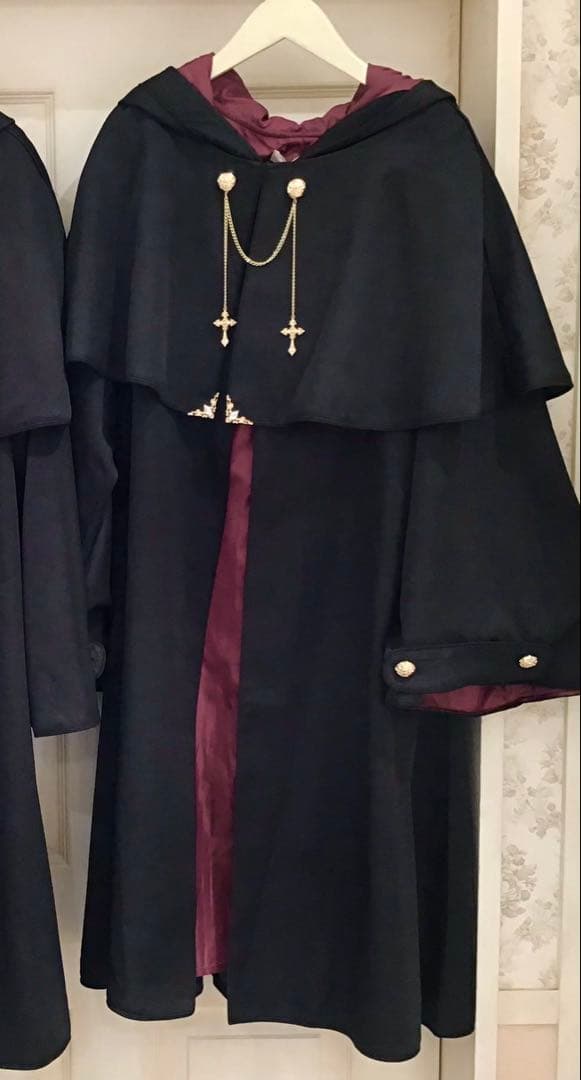 Amavel Fantastic Vampire ケープ付きローブ マント