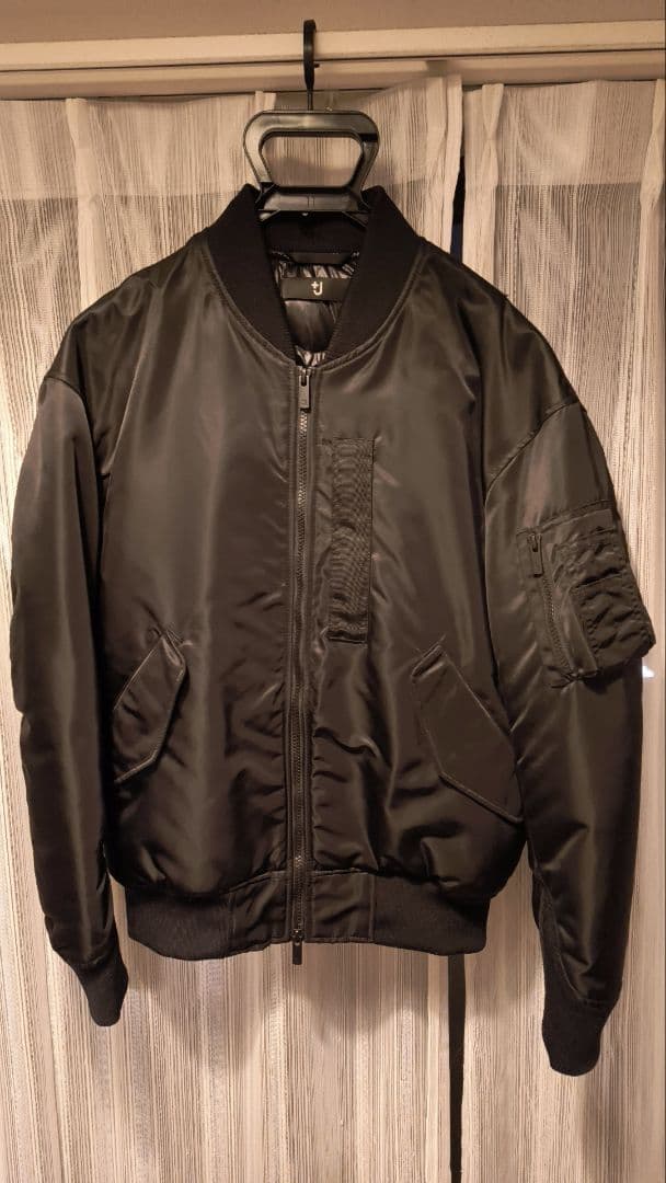 ユニクロ＋J　ハイブリッドダウンオーバーサイズ MA-1　S（中古）